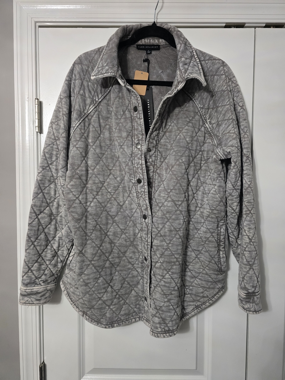 Jane & Delancey Quilted Light Gray Button-Up Shirt Jacket